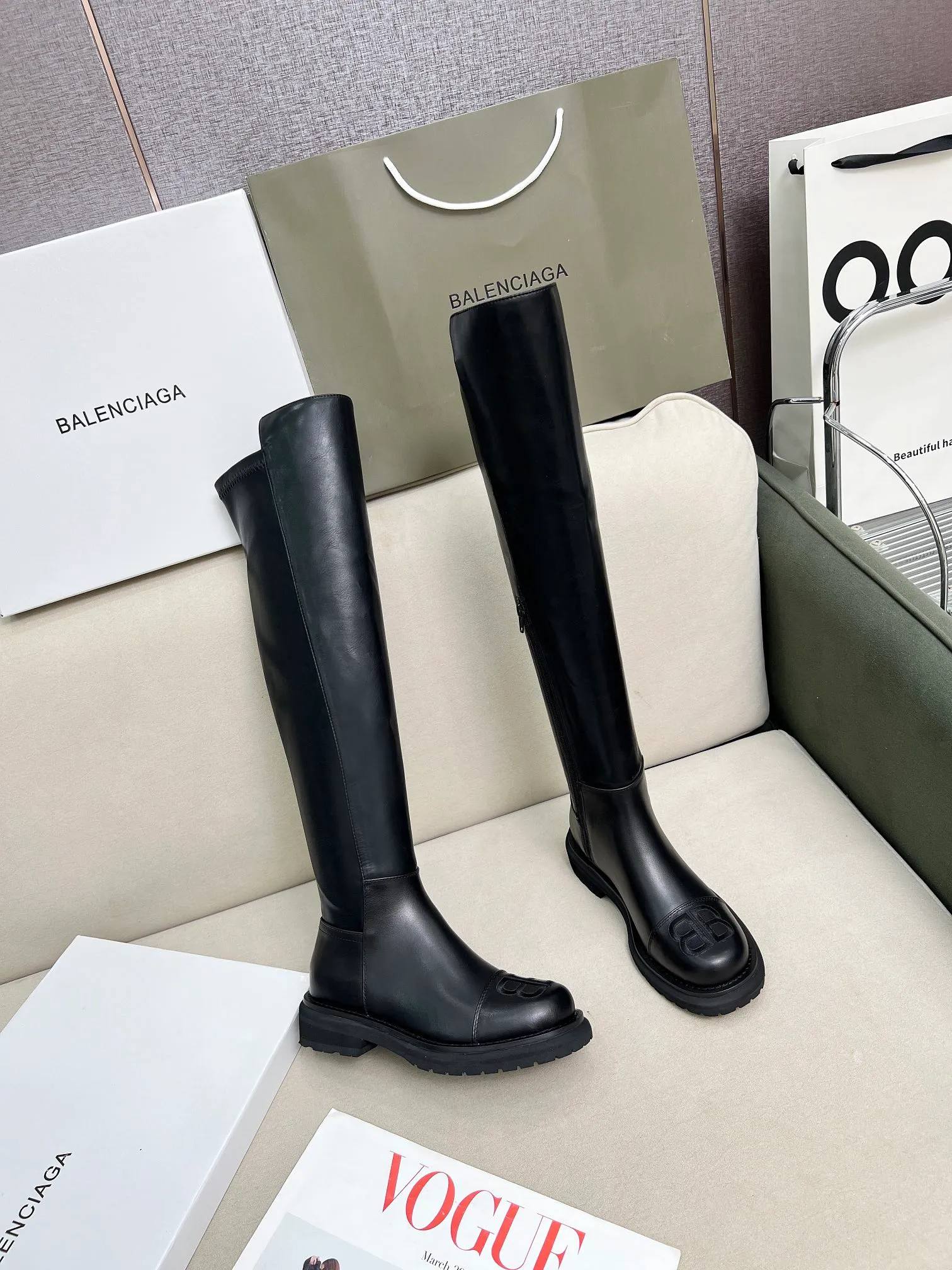 👟👟Ex-factory price 660👟👟 🍓 2024 Autumn and Winter BALENCIAGA/Balenciaga stretch boots are recommended [Proud] This shoe is very popular this year, independent style ➕ impeccable detail workmanship everywhere. 🆚Fabric: First-layer cowhide + boot elastic pu. Inner sheepskin size 35-40, 41 can be customized.